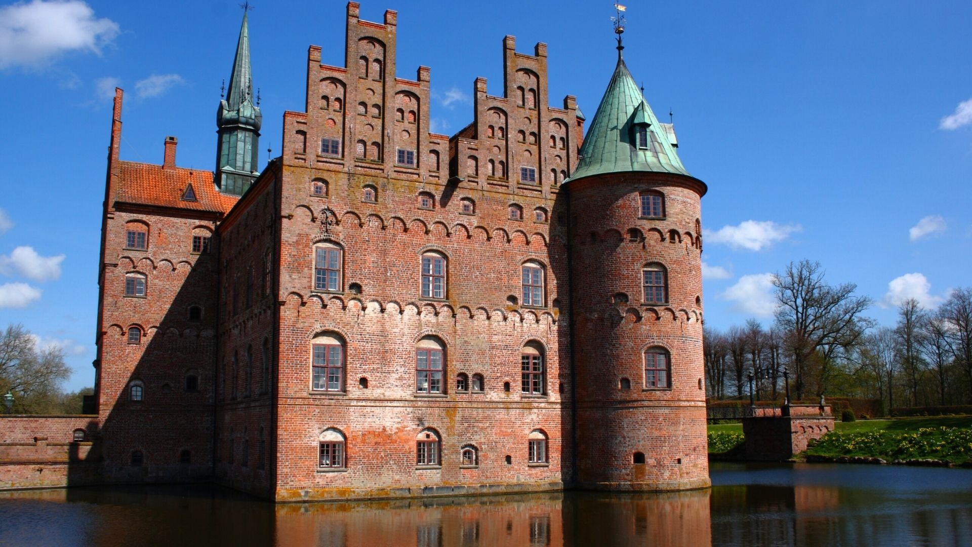 Egeskov Slot, Europas best bevarte vannborg på Fyn