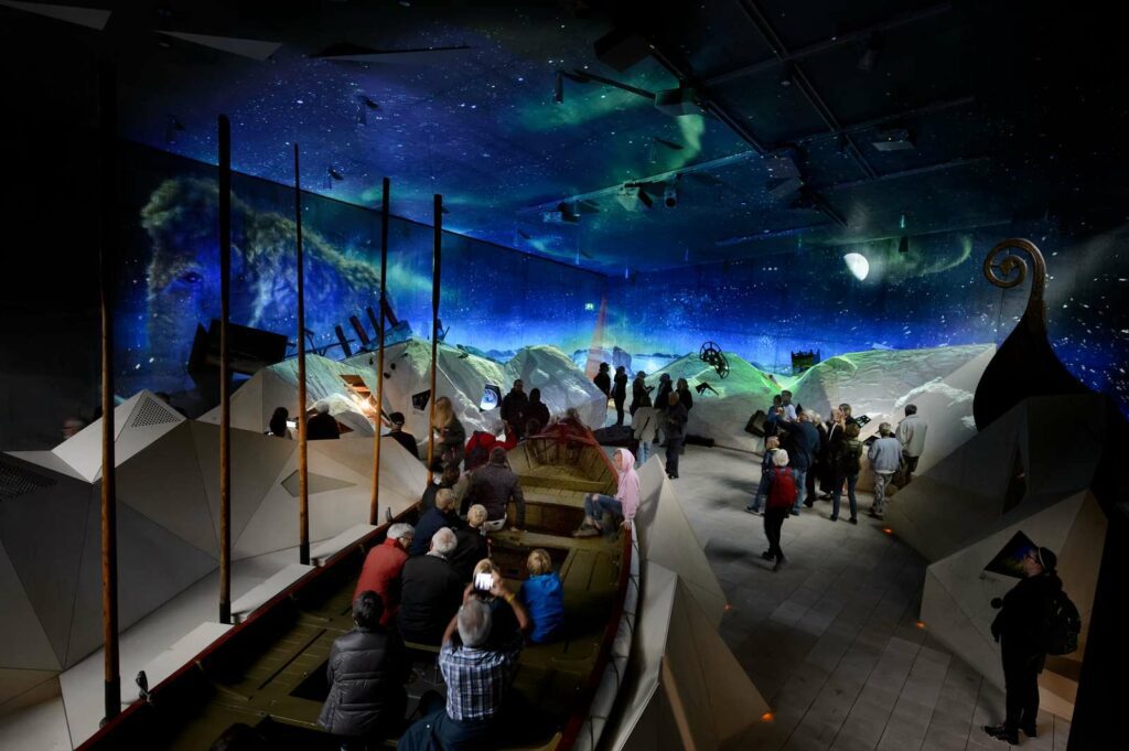 Utstillinger på Tirpitz Bunkermuseum i Vestjylland