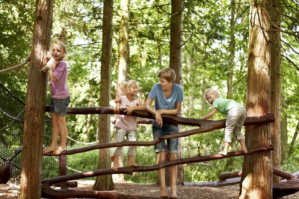 Naturlegeplads i Knuthenborg Safaripark