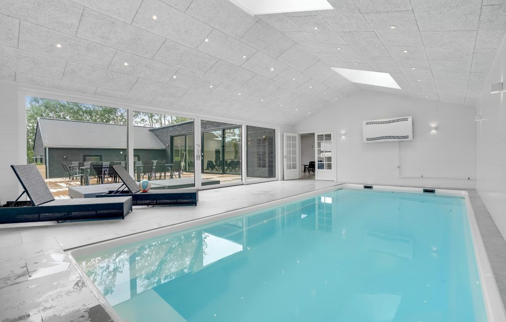Pool i sommerhus indendørs