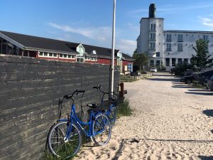 Sykler på stranden